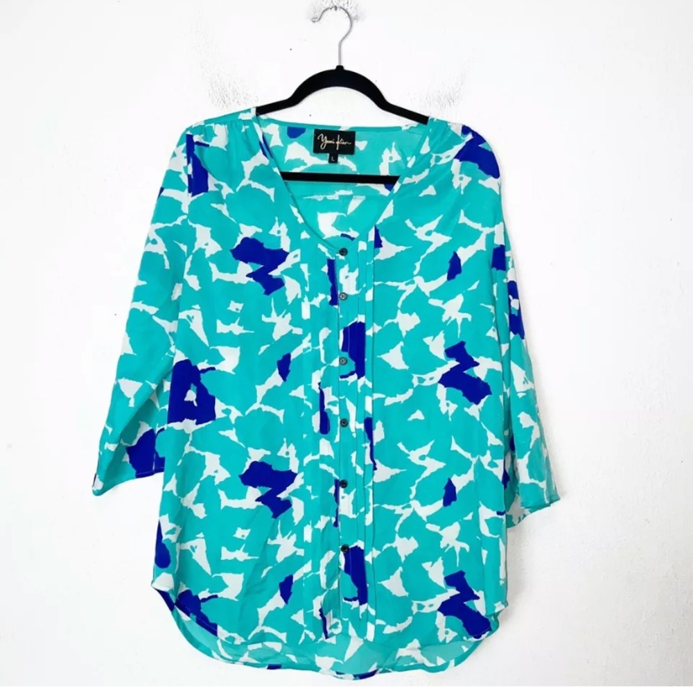 Yumi Kim Blue and White Floral Button Up Top